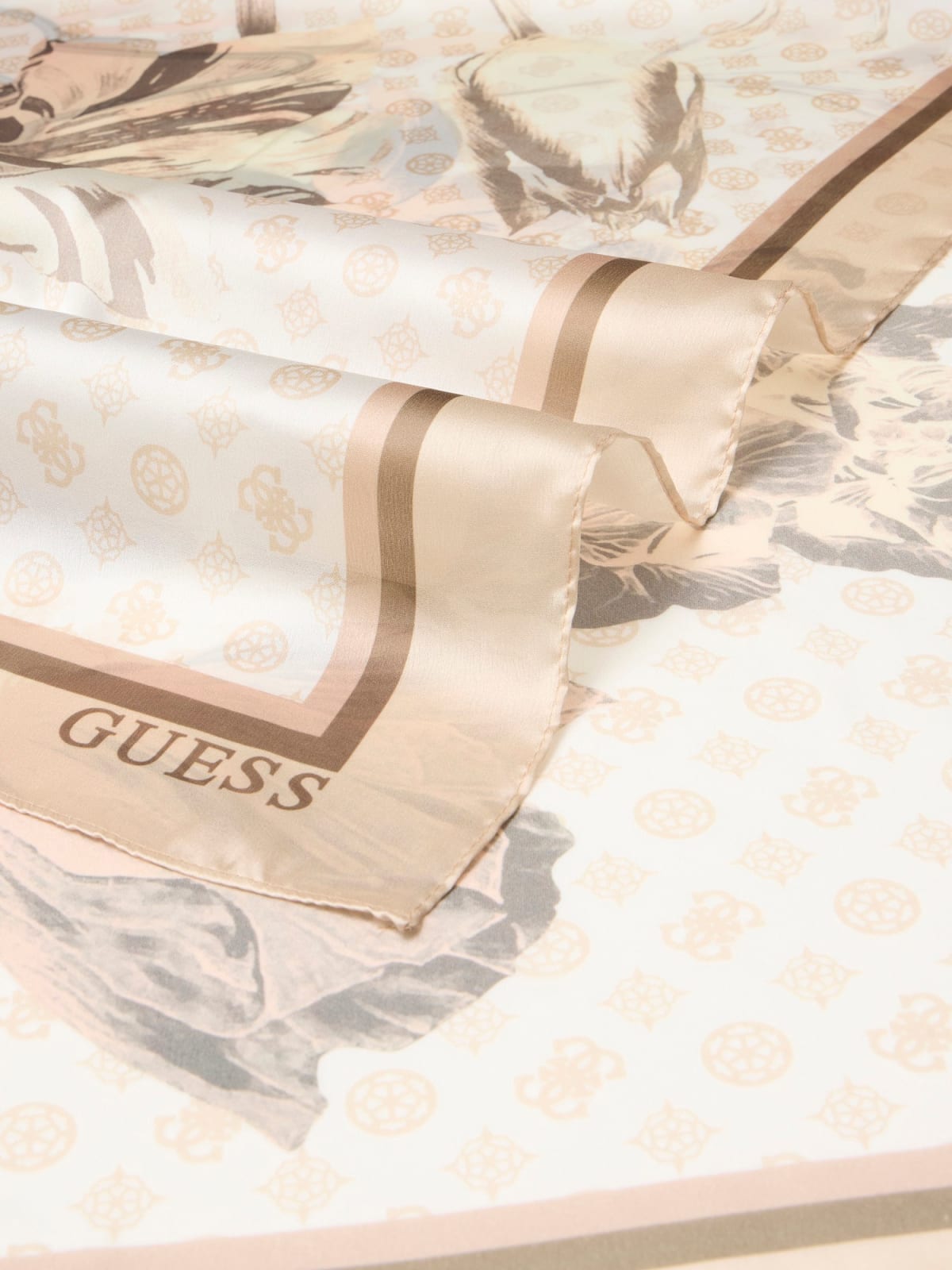 GUESS Foulard Jaquard  AW5491POL03 Donna